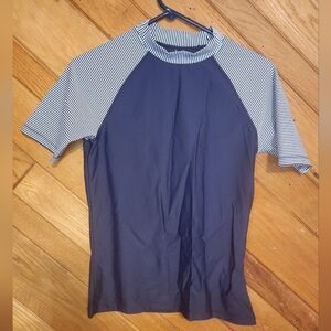 Mountain Warehouse active navy and white striped sleeve size 8 medium rash vest